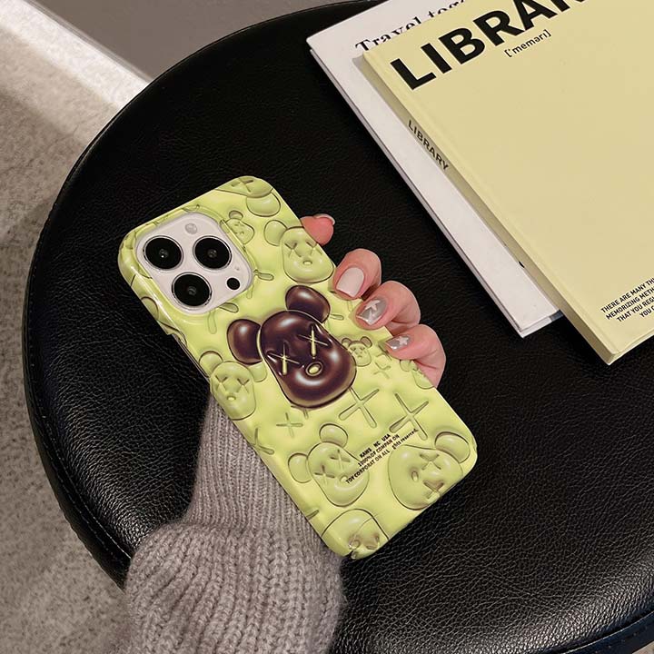 カウズ kaws スマホケース アイフォン12 