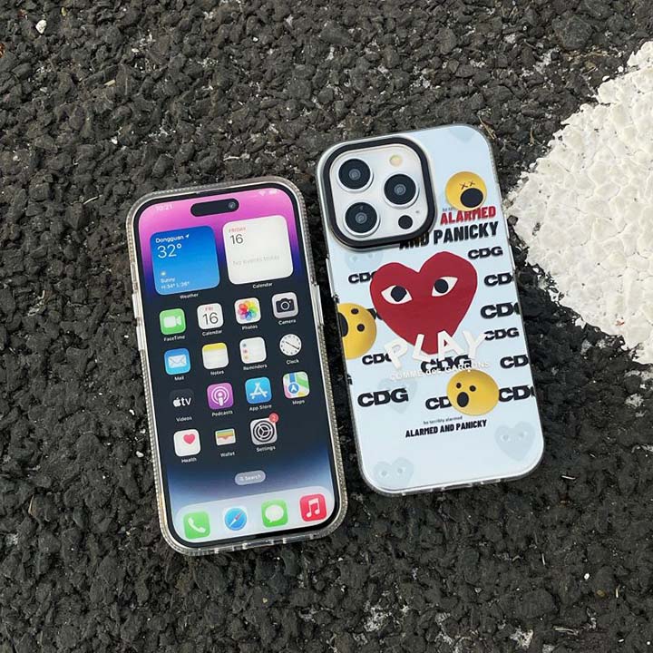 comme des garçons風 アイホン13プロ スマホケース 