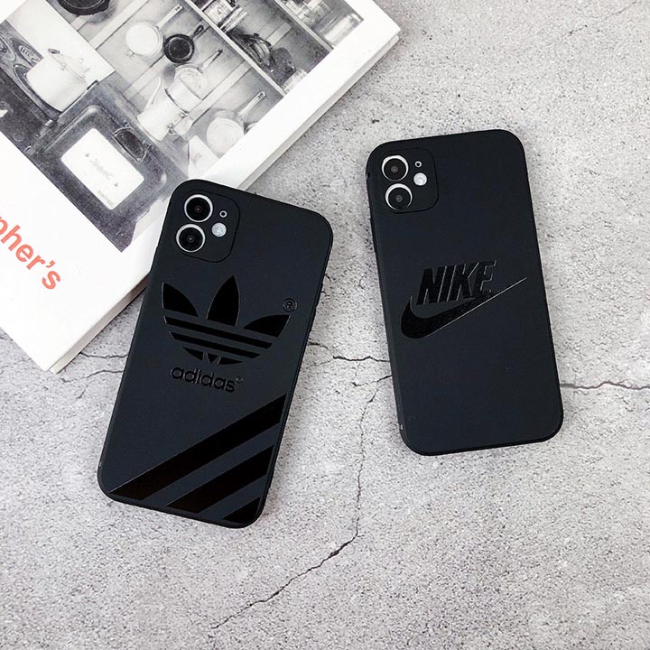 アディダス adidas アイホン15 ultra 携帯ケース 