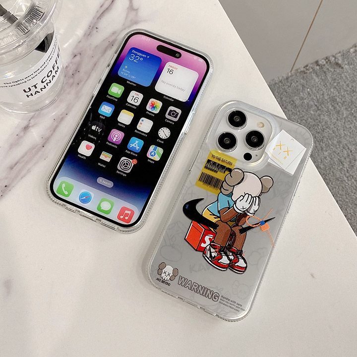 カウズ kaws カバー iphone15pro 